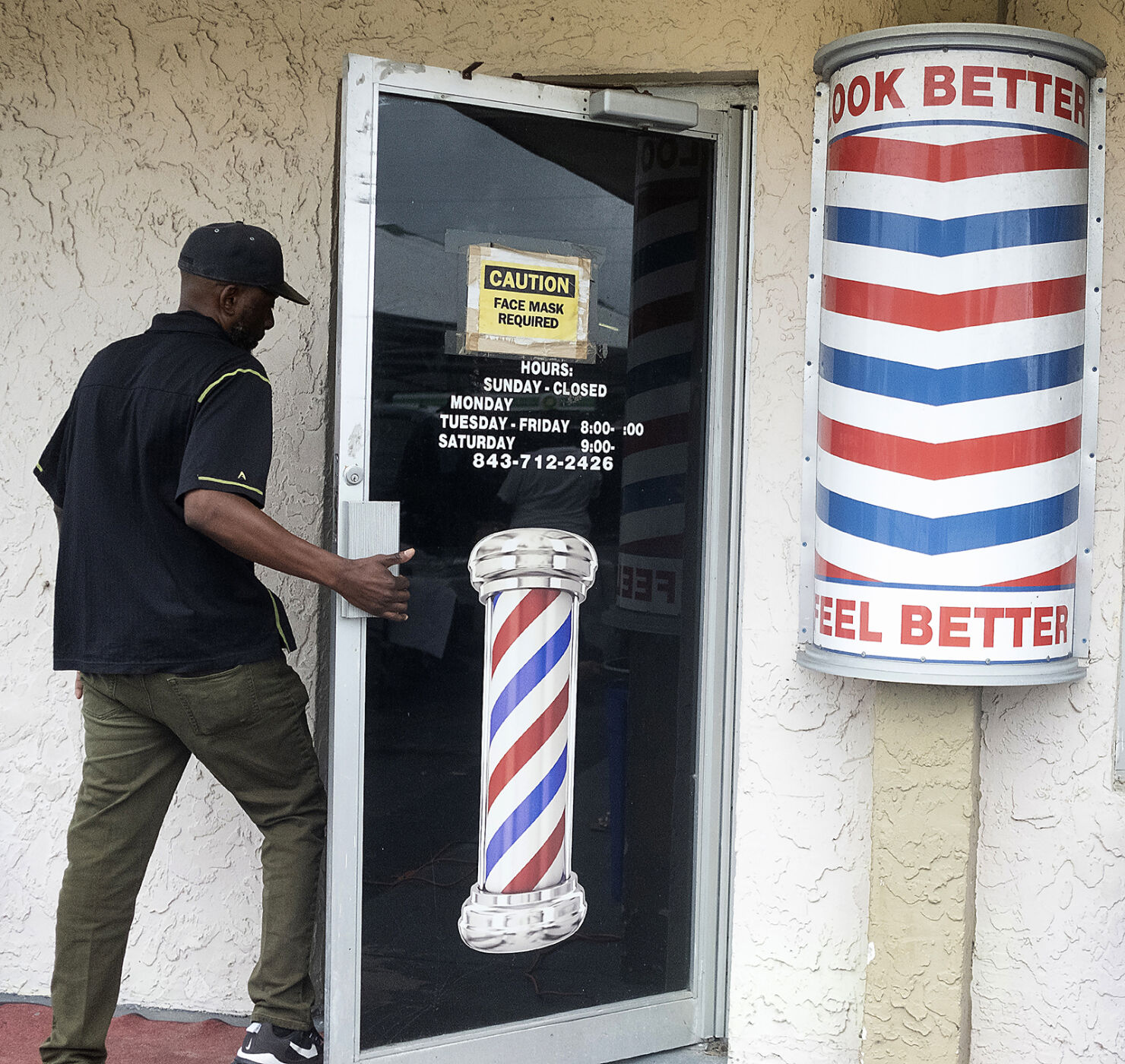 0815 free haircuts_JM05.JPG